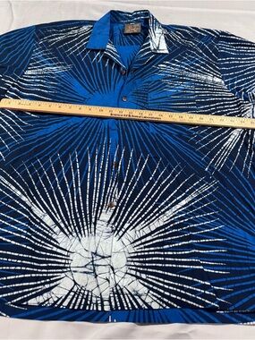 Caribelle Batik Men's Blue Graphic Short-Sleeve Shirt - Tropical Burst Print